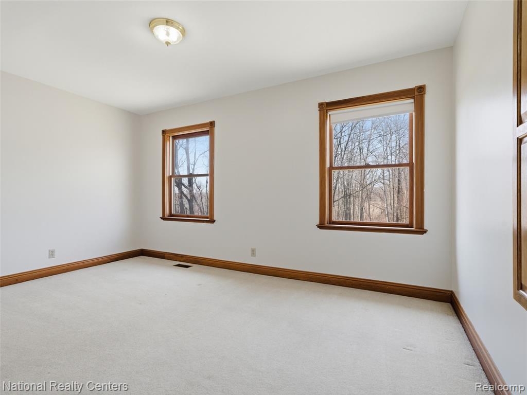 675 West Leonard Road Leonard, MI 48367 - Photo 29 of 45