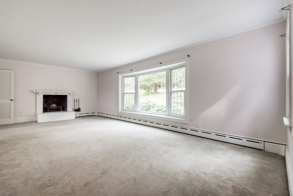 651 Trull Road Tewksbury, MA 01876 - Photo 4 of 30 Gallery Image 4