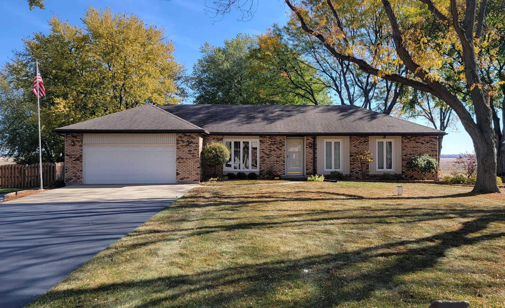 5267 South Mill Pond Road Rochelle, IL 61068 - Photo 1 of 40