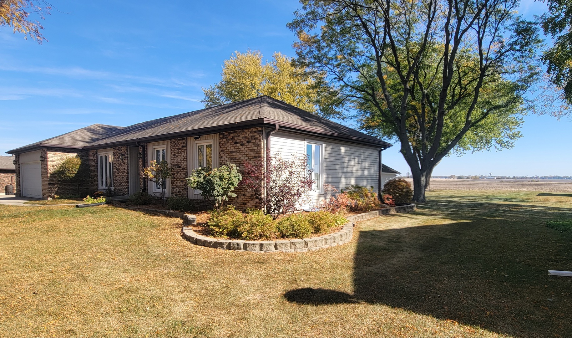 5267 South Mill Pond Road Rochelle, IL 61068 - Photo 3 of 40
