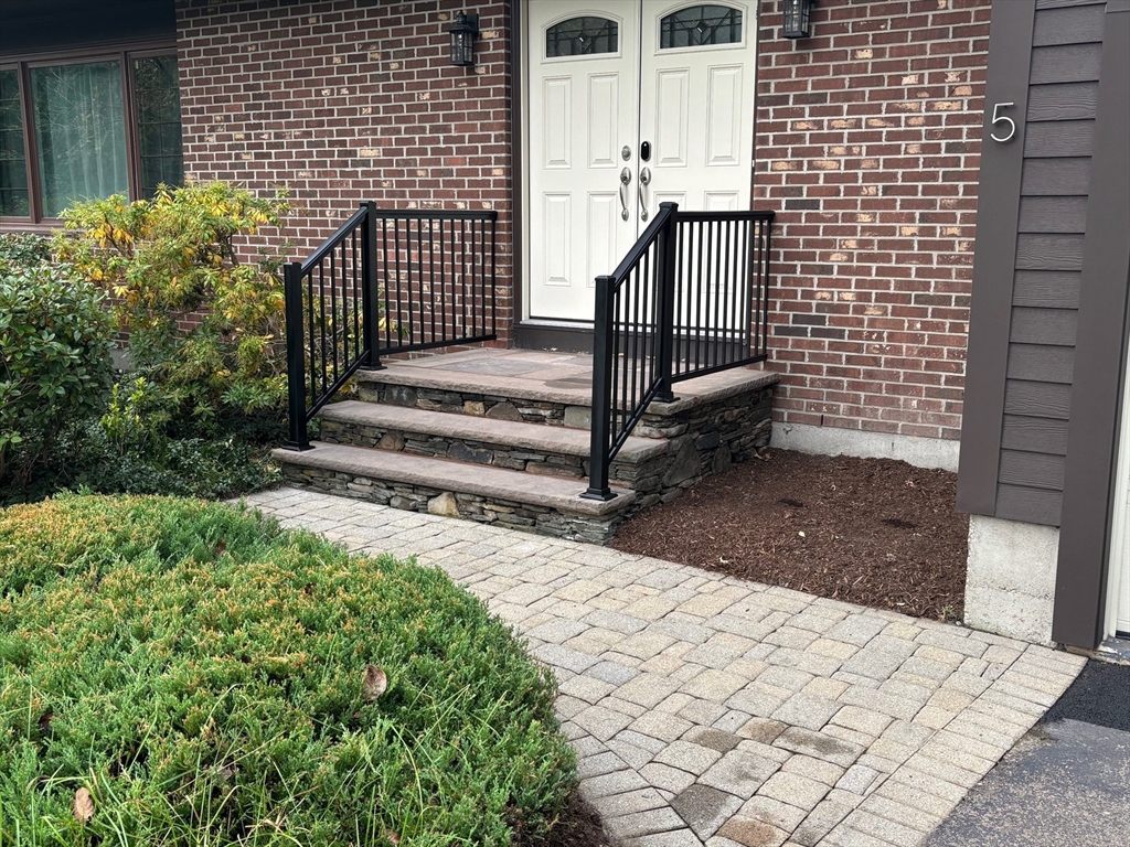 5 Lewis Road Mansfield, MA 02048 - Photo 3 of 41 Gallery Image 3