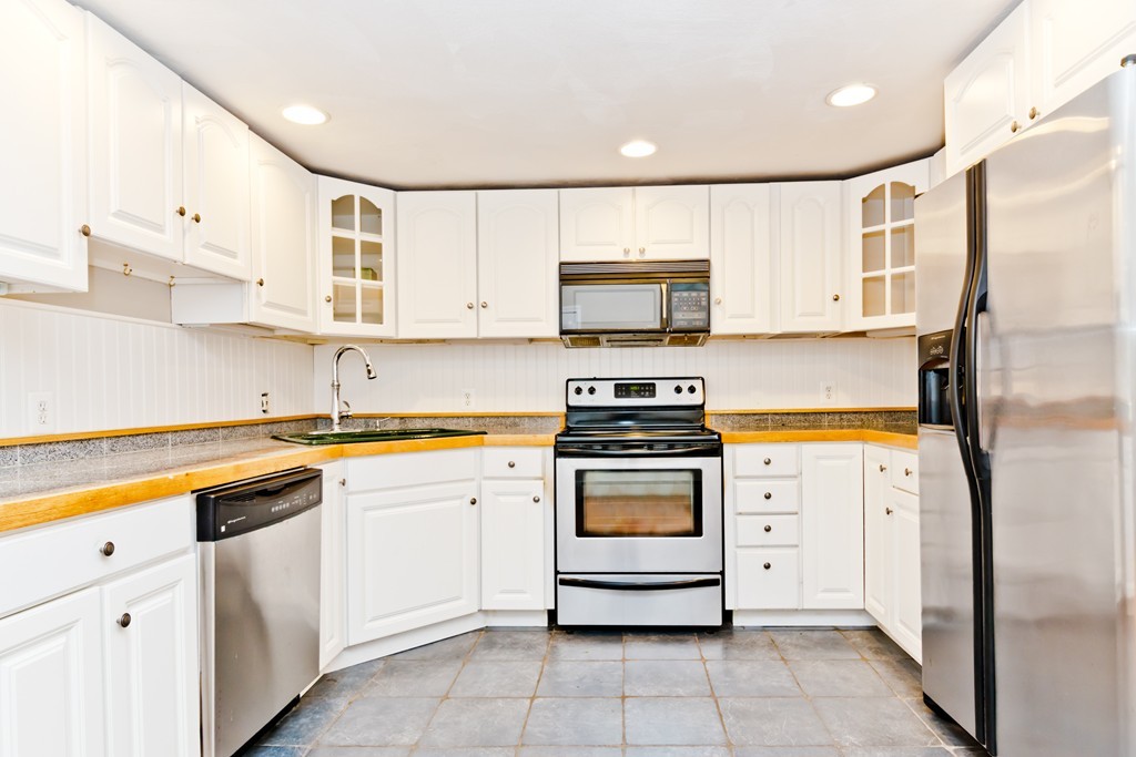 121 Main Street Townsend, MA 01469 - Photo 2 of 21 Gallery Image 2