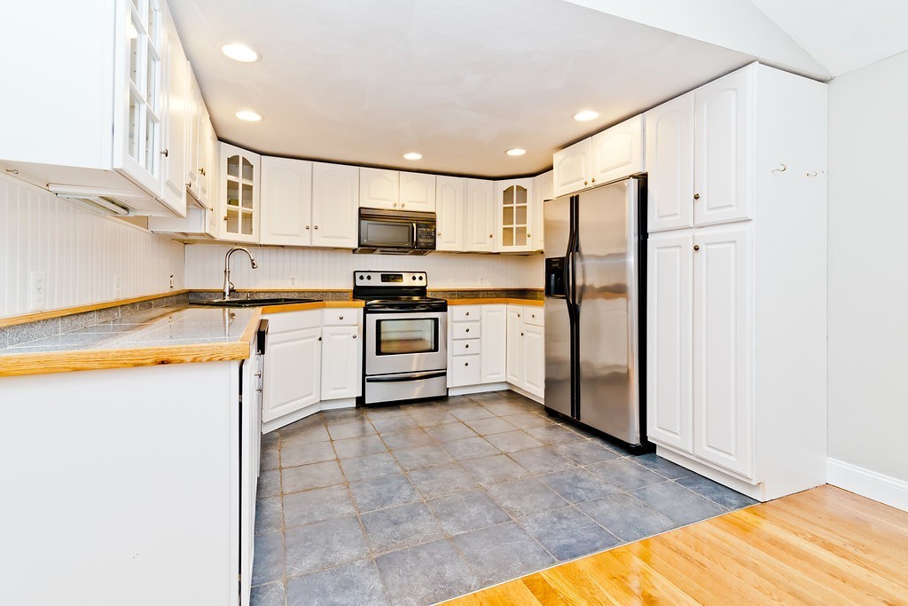 121 Main Street Townsend, MA 01469 - Photo 3 of 21 Gallery Image 3