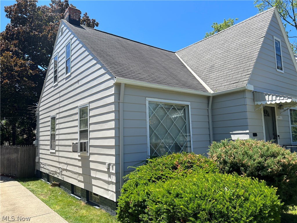 17902 Libby Road Maple Heights, OH 44137 - Photo 3 of 12 Gallery Image 3