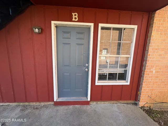 $700 | 607 Marigny Circle, Unit B, Duson, LA 70529