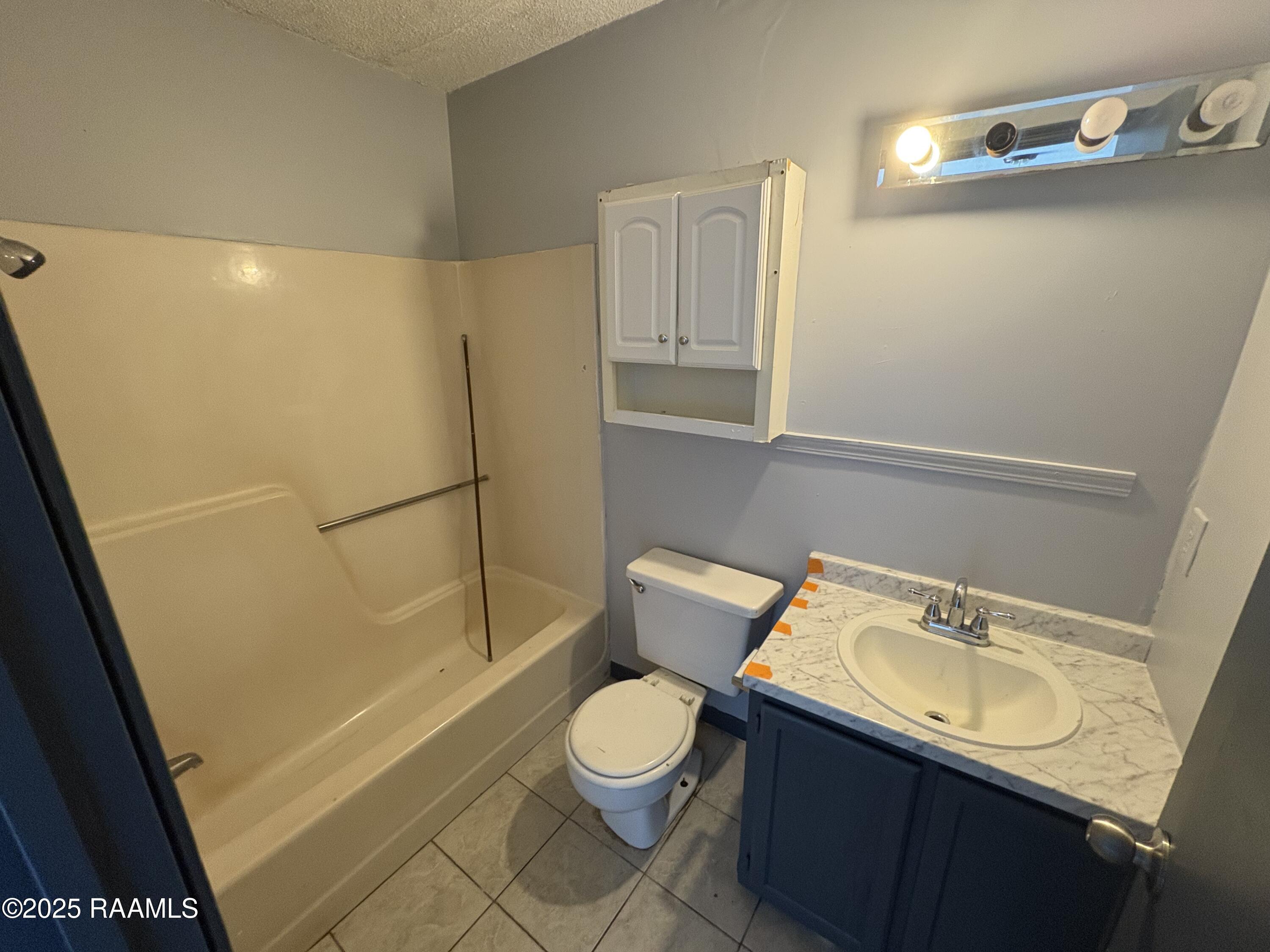 607 Marigny Circle, Unit B Duson, LA 70529 - Photo 4 of 8 IMG_7335