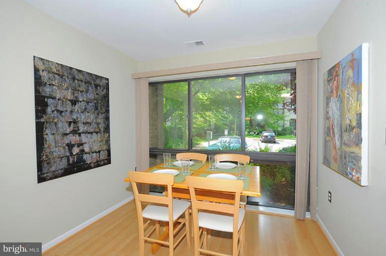11608 Windbluff Court, Unit 7/007 Reston, VA 20191 - Photo 9 of 19 Breakfast Area