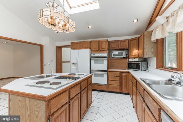 $630,000 | 708 Winchester Road, Broomall, PA 19008