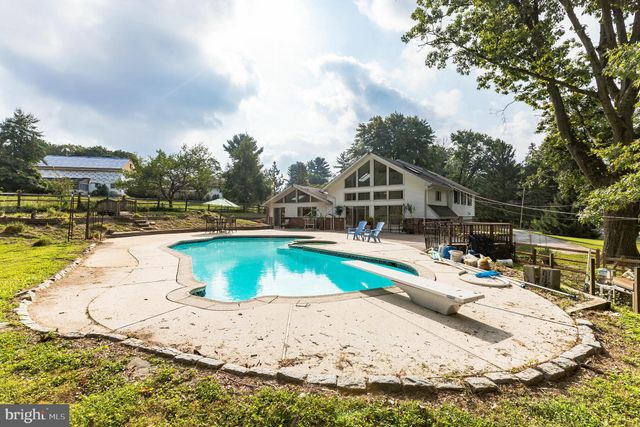 $630,000 | 708 Winchester Road, Broomall, PA 19008