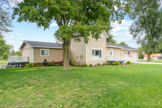 $322,500 | 225 North West Street, Carson City, MI 48811