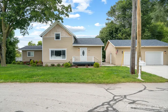 $322,500 | 225 North West Street, Carson City, MI 48811