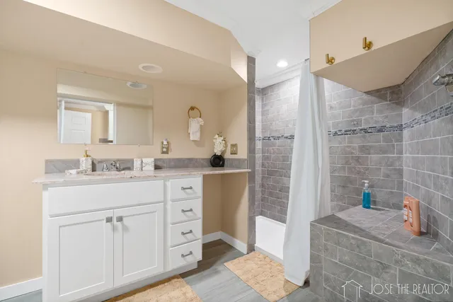 $322,500 | 225 North West Street, Carson City, MI 48811