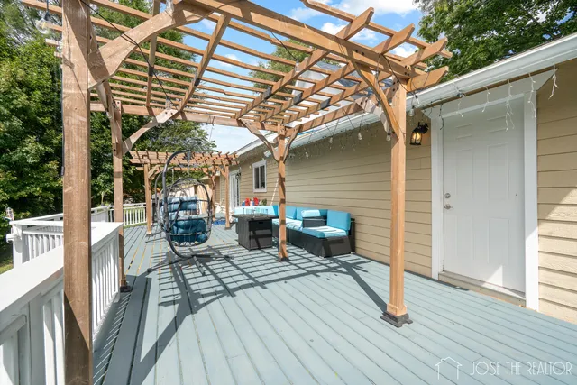 $322,500 | 225 North West Street, Carson City, MI 48811