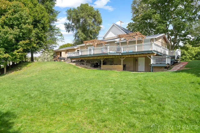 $322,500 | 225 North West Street, Carson City, MI 48811