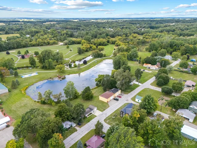 $322,500 | 225 North West Street, Carson City, MI 48811