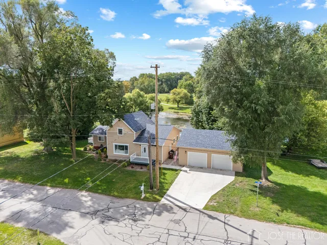 $322,500 | 225 North West Street, Carson City, MI 48811