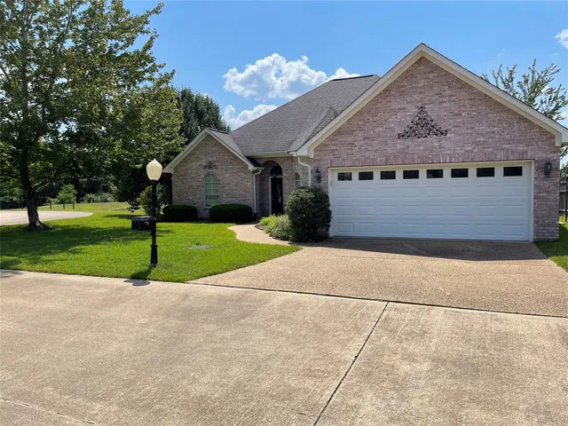 $319,900 | 2027 Meadow Bend, Shreveport, LA 71118