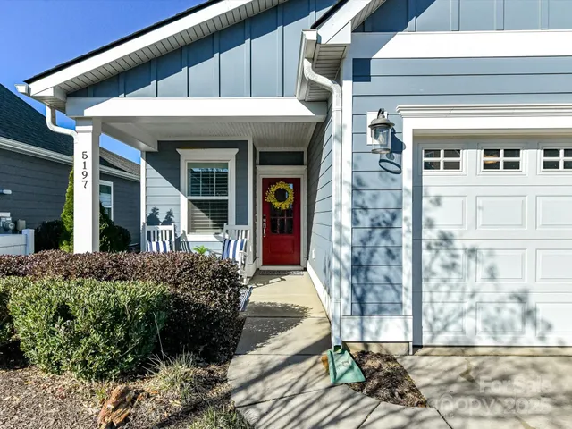 $500,000 | 5197 Looking Glass Trail, Denver, NC 28037