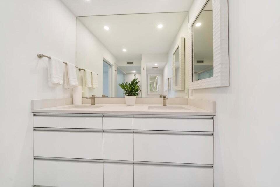 350 South Beach Road, Unit 305 Jupiter, FL 33469 - Photo 15 of 29 Master Bath Vanity
