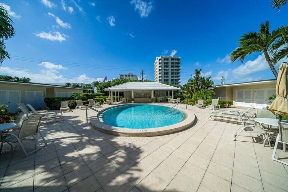 350 South Beach Road, Unit 305 Jupiter, FL 33469 - Photo 28 of 29 Island House Pool Area