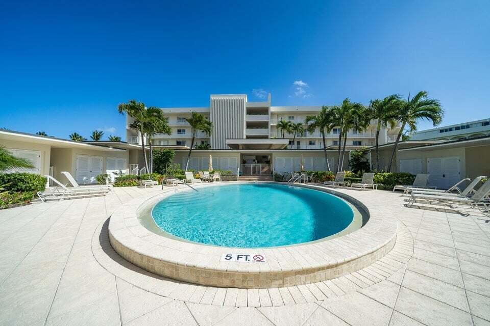 350 South Beach Road, Unit 305 Jupiter, FL 33469 - Photo 29 of 29 Island House pool