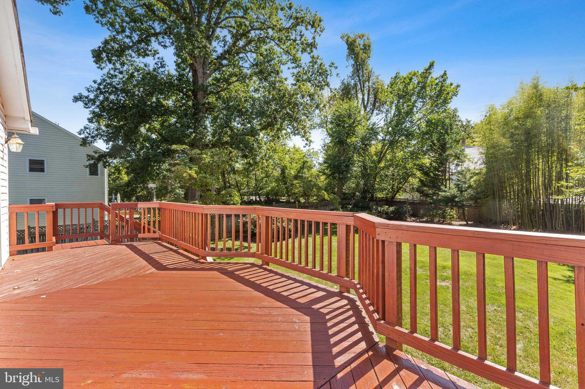 8419 Idylwood Road Vienna, VA 22182 - Photo 29 of 36