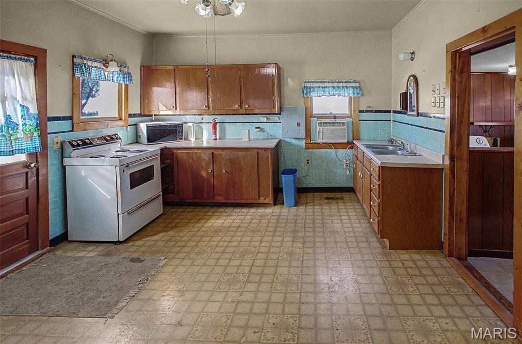 111 Warren Street Fieldon, IL 62031 - Photo 18 of 52