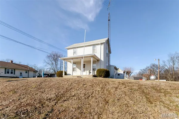 $59,500 | 111 Warren Street, Fieldon, IL 62031