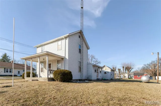 $62,000 | 111 Warren Street, Fieldon, IL 62031