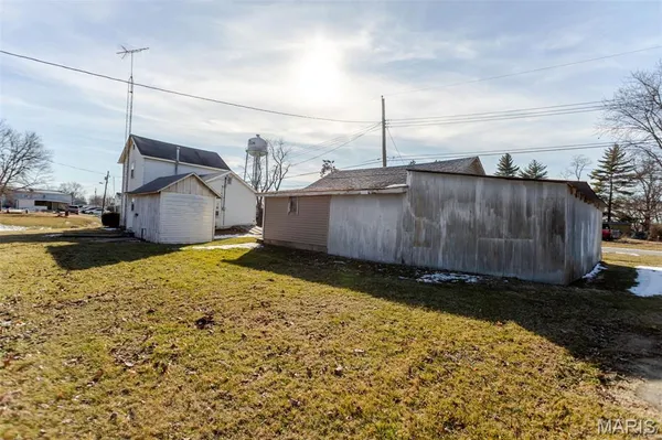 $59,500 | 111 Warren Street, Fieldon, IL 62031