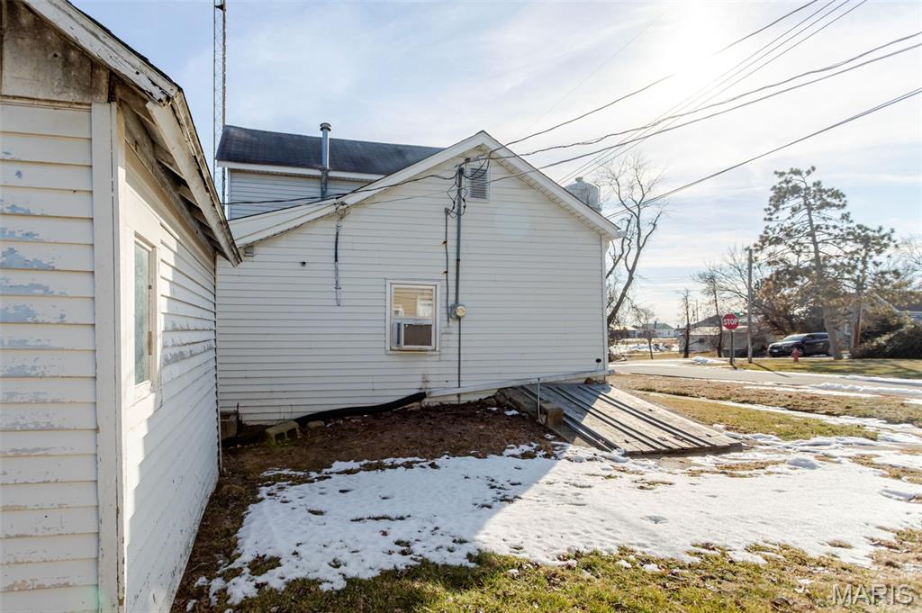 111 Warren Street Fieldon, IL 62031 - Photo 9 of 52