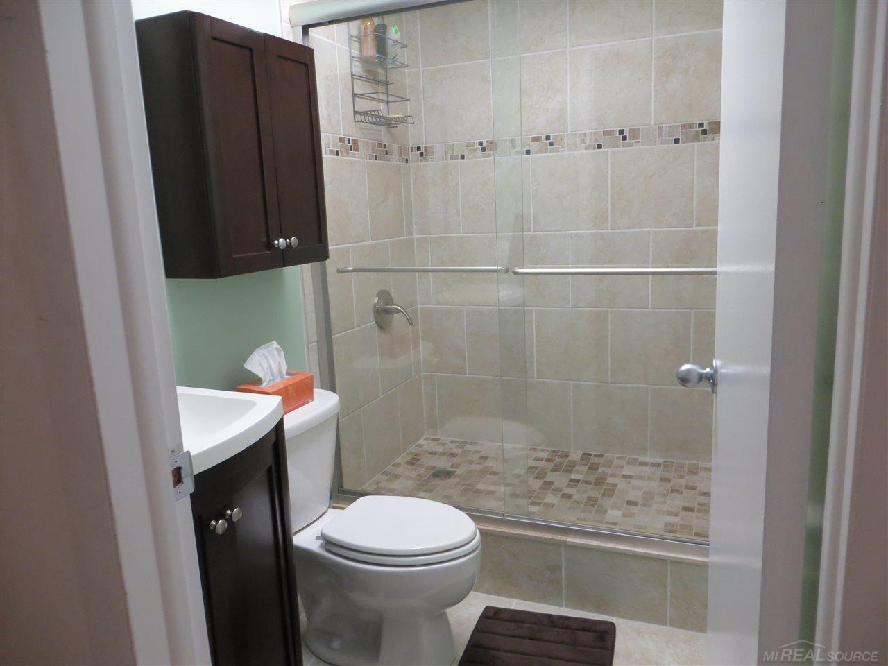 692 Bolinger Street Rochester Hills, MI 48307 - Photo 23 of 29