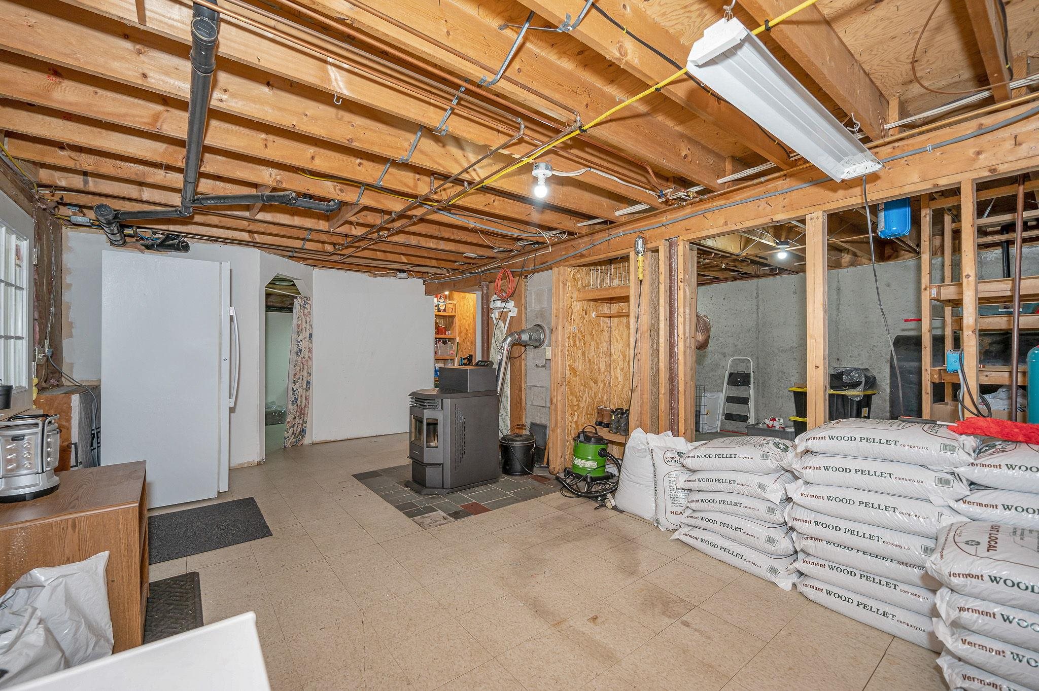 2 Tamworth Road Sandown, NH 03873 - Photo 20 of 38