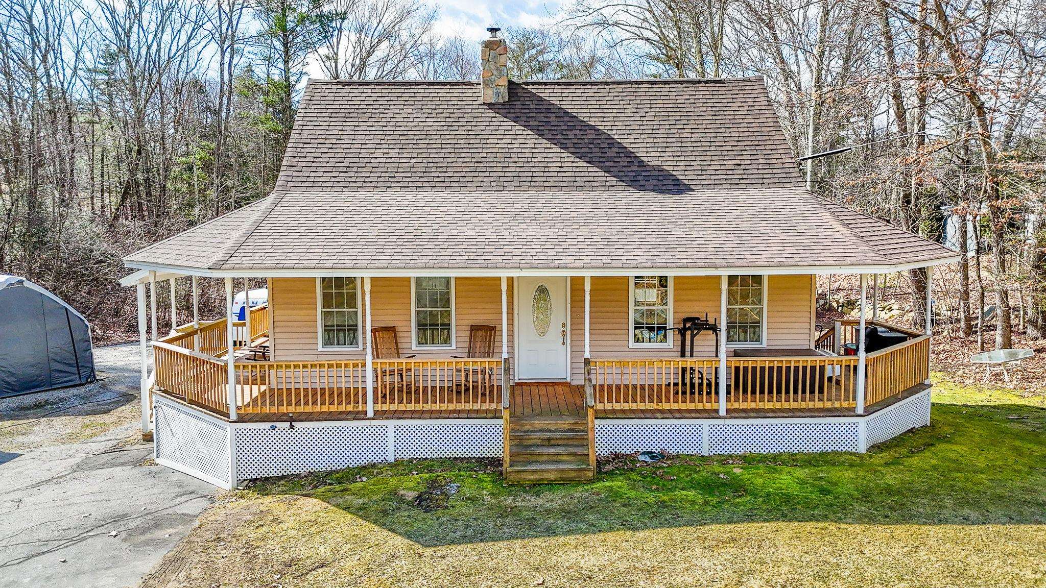 2 Tamworth Road Sandown, NH 03873 - Photo 2 of 38