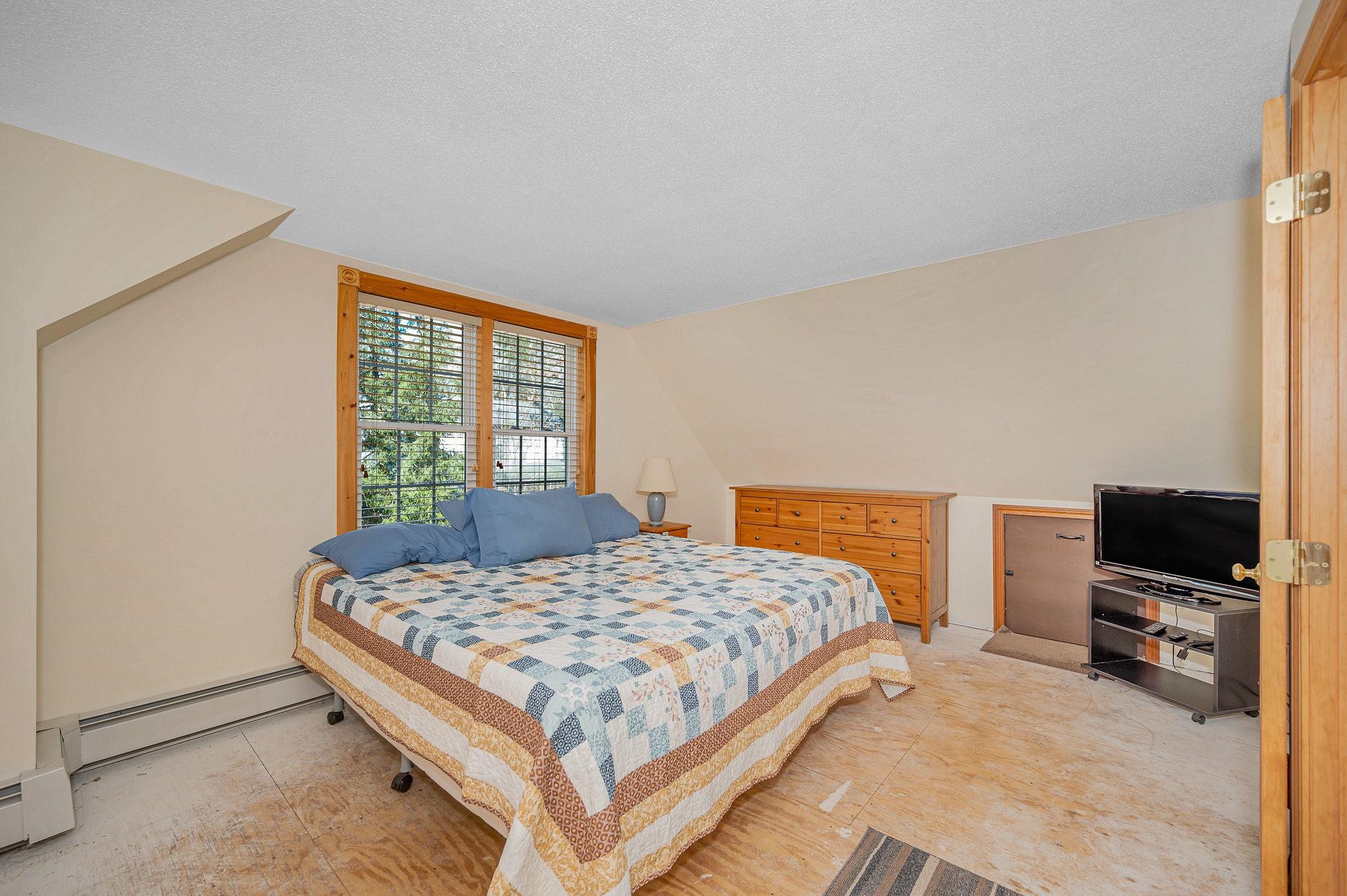 2 Tamworth Road Sandown, NH 03873 - Photo 9 of 38