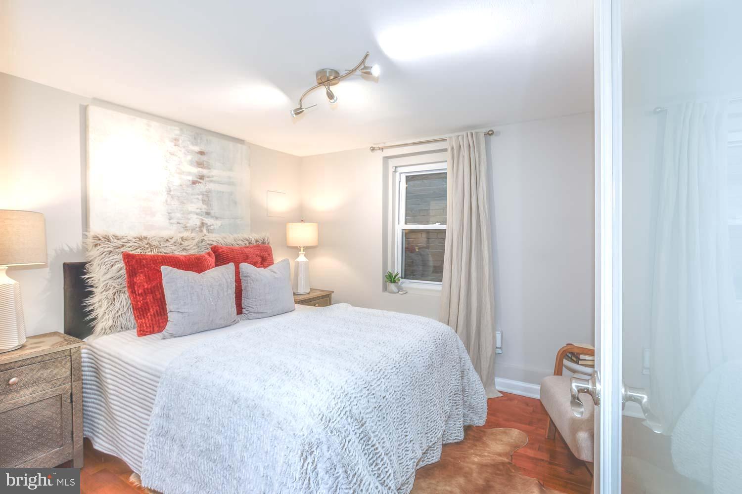 2509 17th Street Northwest, Unit 1 Washington, DC 20009 - Photo 12 of 25 Den/flexible room to be used as desired