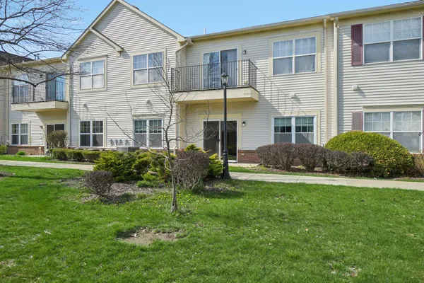 $225,000 | 9631 Lakeside Drive, Unit 68, Ypsilanti, MI 48197