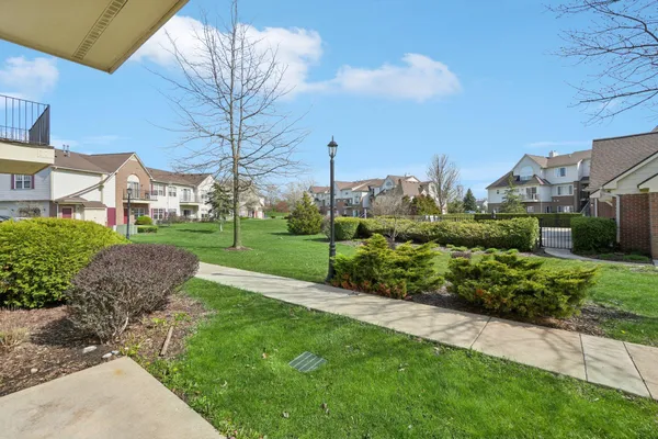 $225,000 | 9631 Lakeside Drive, Unit 68, Ypsilanti, MI 48197