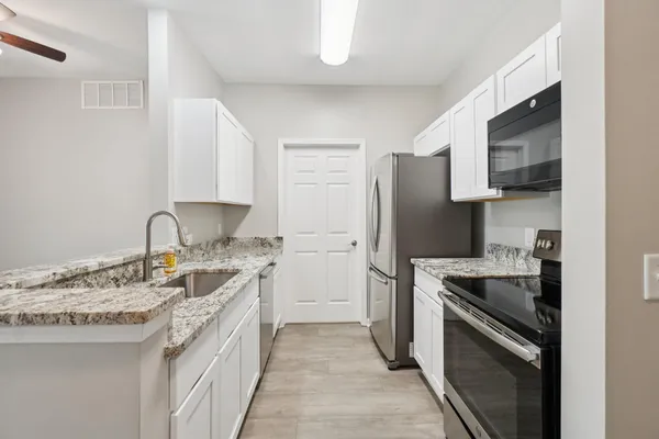 $225,000 | 9631 Lakeside Drive, Unit 68, Ypsilanti, MI 48197