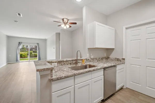 $225,000 | 9631 Lakeside Drive, Unit 68, Ypsilanti, MI 48197