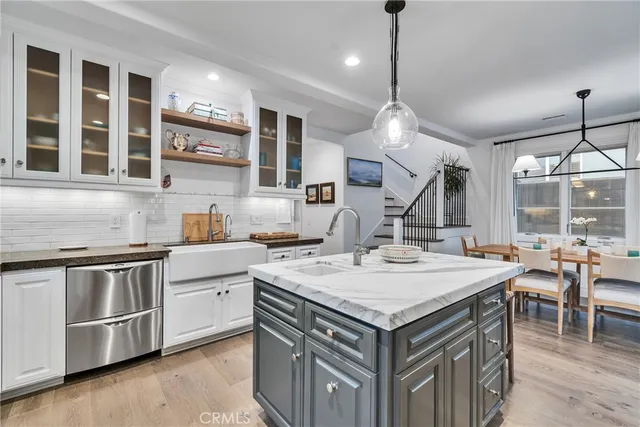 $3,575,000 | 613 Larkspur Avenue, Corona del Mar, CA 92625