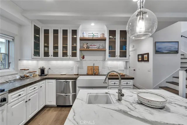 $3,575,000 | 613 Larkspur Avenue, Corona del Mar, CA 92625