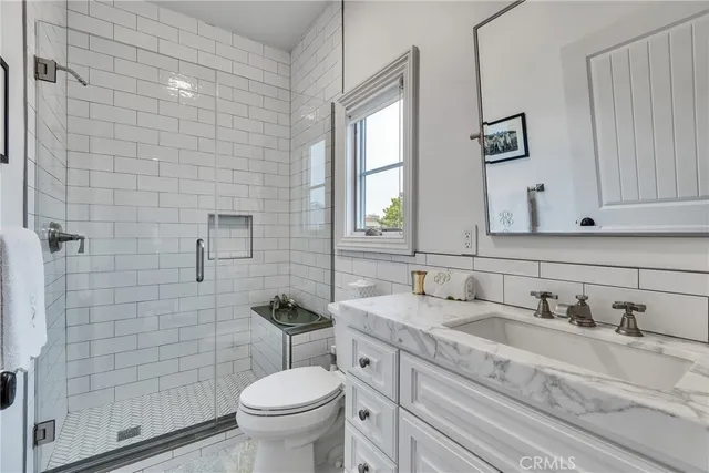 $3,575,000 | 613 Larkspur Avenue, Corona del Mar, CA 92625