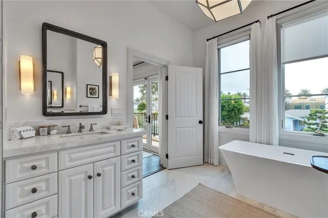 $3,575,000 | 613 Larkspur Avenue, Corona del Mar, CA 92625