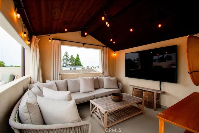 $3,575,000 | 613 Larkspur Avenue, Corona del Mar, CA 92625