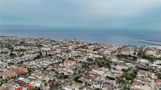 $3,575,000 | 613 Larkspur Avenue, Corona del Mar, CA 92625