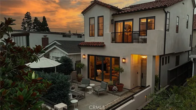 $3,575,000 | 613 Larkspur Avenue, Corona del Mar, CA 92625