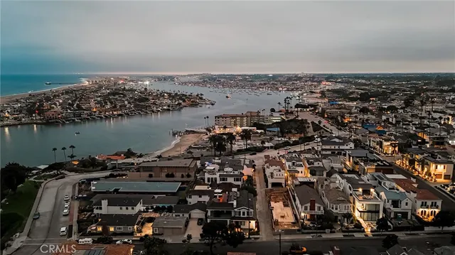 $3,575,000 | 613 Larkspur Avenue, Corona del Mar, CA 92625