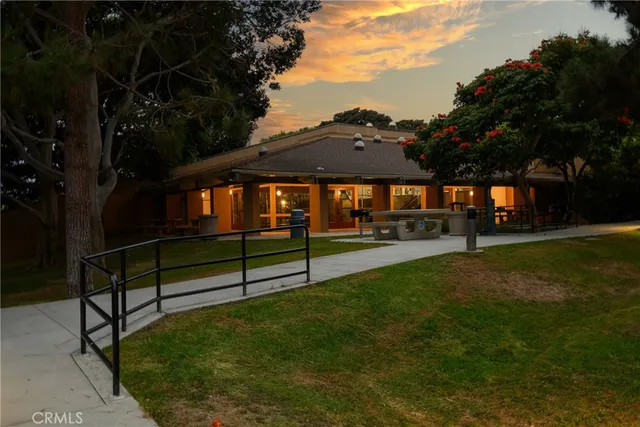 $3,575,000 | 613 Larkspur Avenue, Corona del Mar, CA 92625