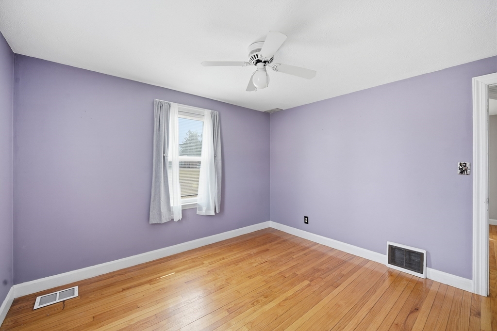 66 Thornton Street Springfield, MA 01104 - Photo 13 of 27